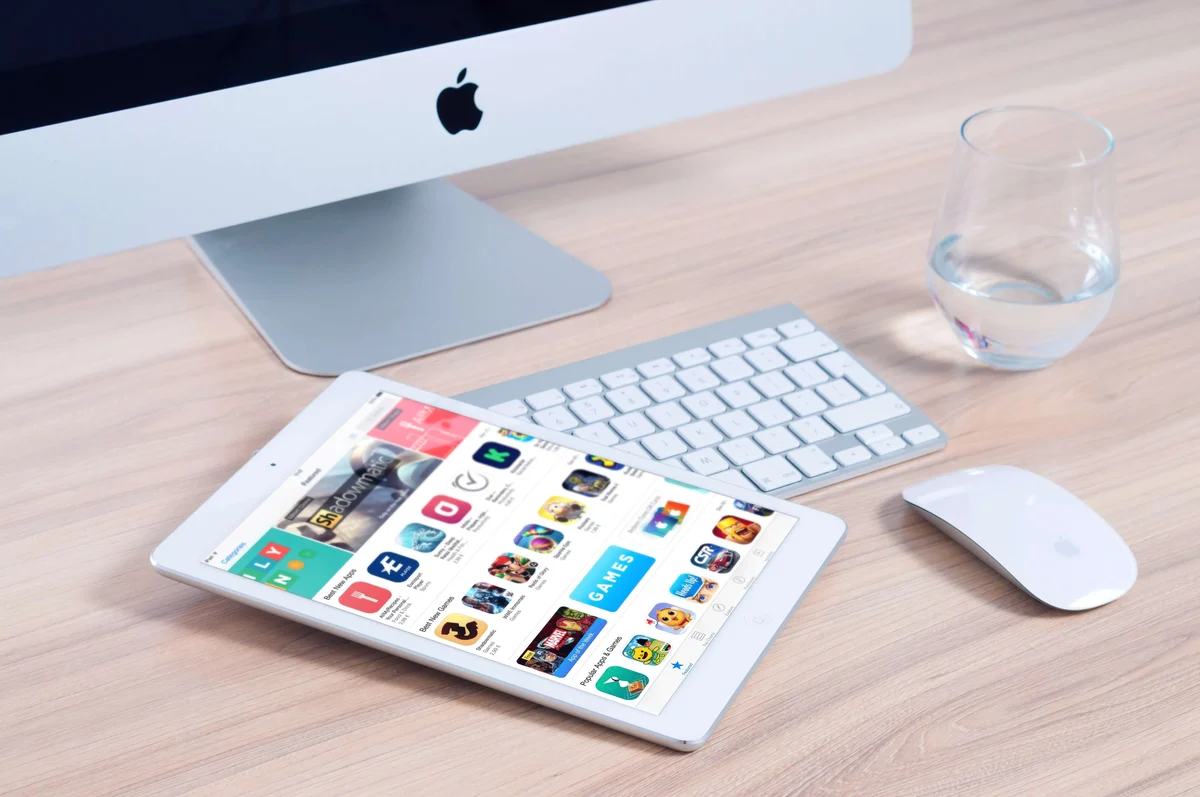 Perbandingan Saleor dan Medusa: Memilih platform headless commerce terbaik