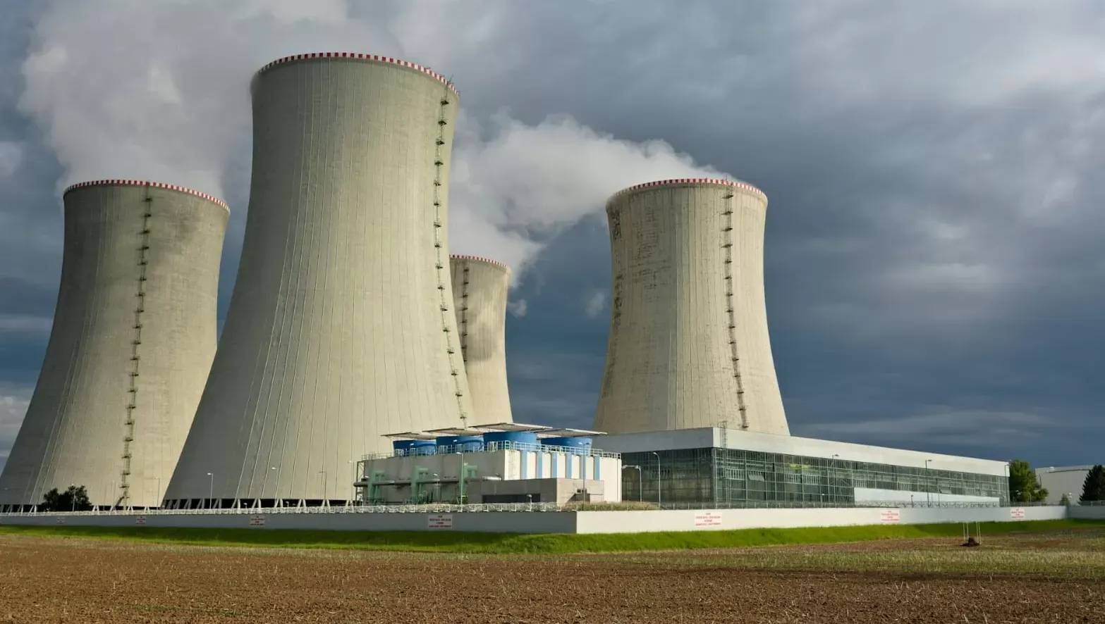 Ilustrasi energi nuklir atau PLTN