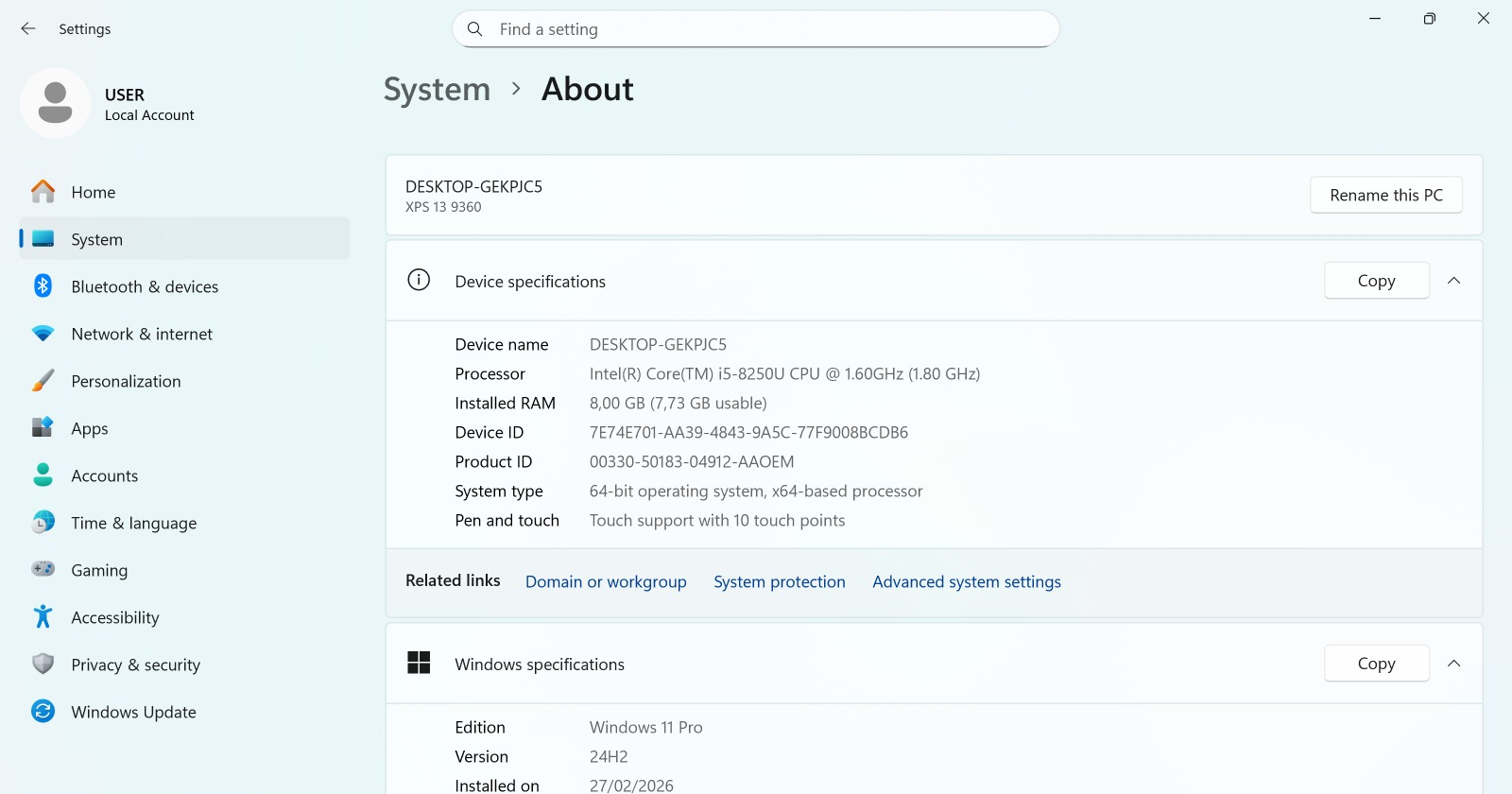 RAM 8 GB di 2026 - Masih Cukup atau Wajib Upgrade Sekarang? 3 Seorang pengguna laptop Dell XPS 13 dengan RAM 8 GB menjalankan beberapa aplikasi