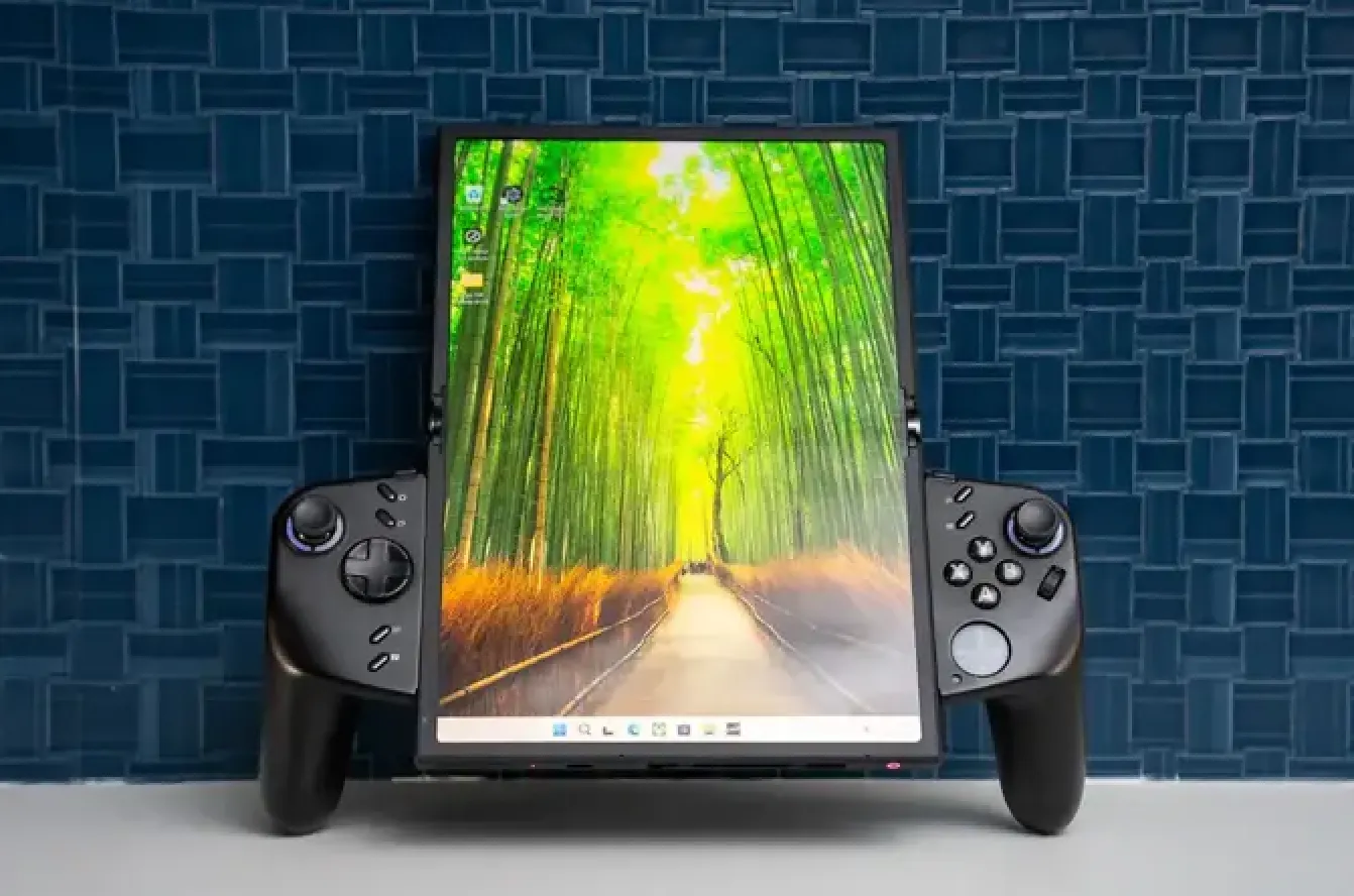 Lenovo MWC 2026 - Intip Inovasi Laptop 3D & Konsol Lipat Futuristik 4 Konsol genggam Lenovo Legion Go Fold Concept dengan layar lipat