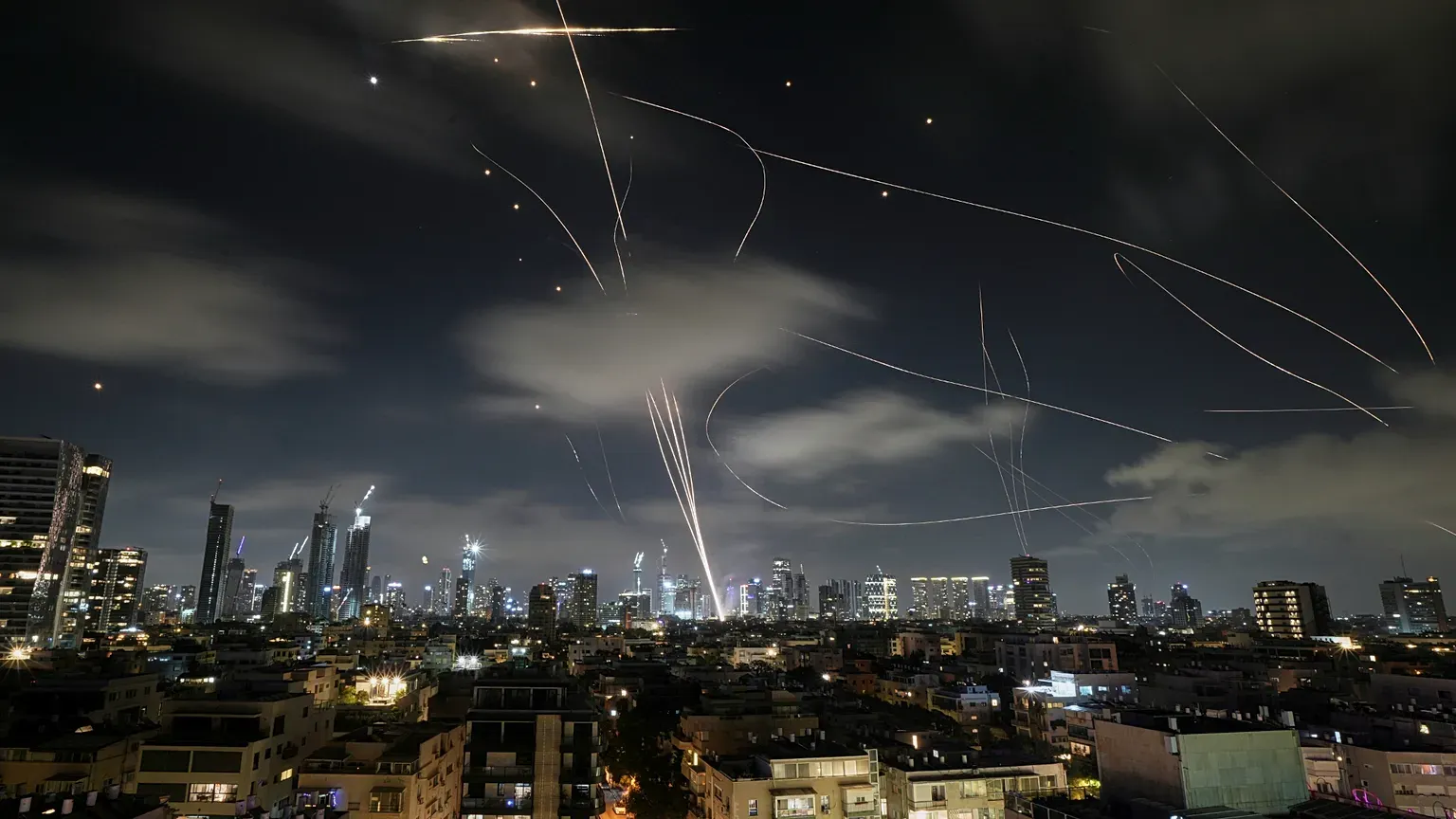 Iron Dome Tak Kebal - Mengungkap Keterbatasan Sistem Pertahanan Udara Israel 2 Militer Israel membahas sistem pertahanan udara